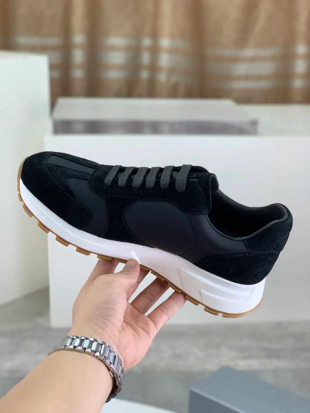 Men's men's shoes💰P580💰【New model】Top quality, new popular models on the official website, which will never go out of style for a century,🆘 The trendy brand (Prada) mainly promotes popular models, avant-garde and versatile fashionable men's shoes, private version molding, cowhide surface splicing 1:1 oil edge processing... fashionable and simple, original imported cowhide interior cowhide feet; the atmosphere and personality are more fashionable, eye-catching and pursuing class. It will subvert old ideas and be a must-have for fashionistas who want to spend time with you! Must keep it! High-end comfort, high-end quality workmanship. Size: 38-44 Various colors available. full package